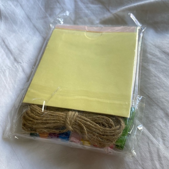 Sturdy Tiger Polaroid String & Clips Set with Polaroid Boarder Stickers - Picture 5 of 13